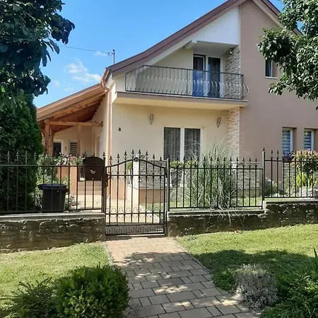 Korina Apartman 2 * Heviz